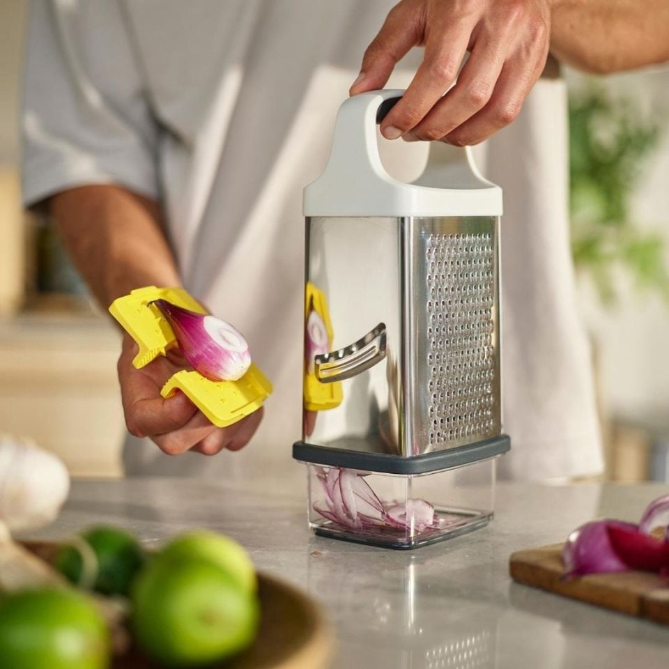 Joseph Joseph Parmak Koruyuculu Kendinden Hazneli Rende