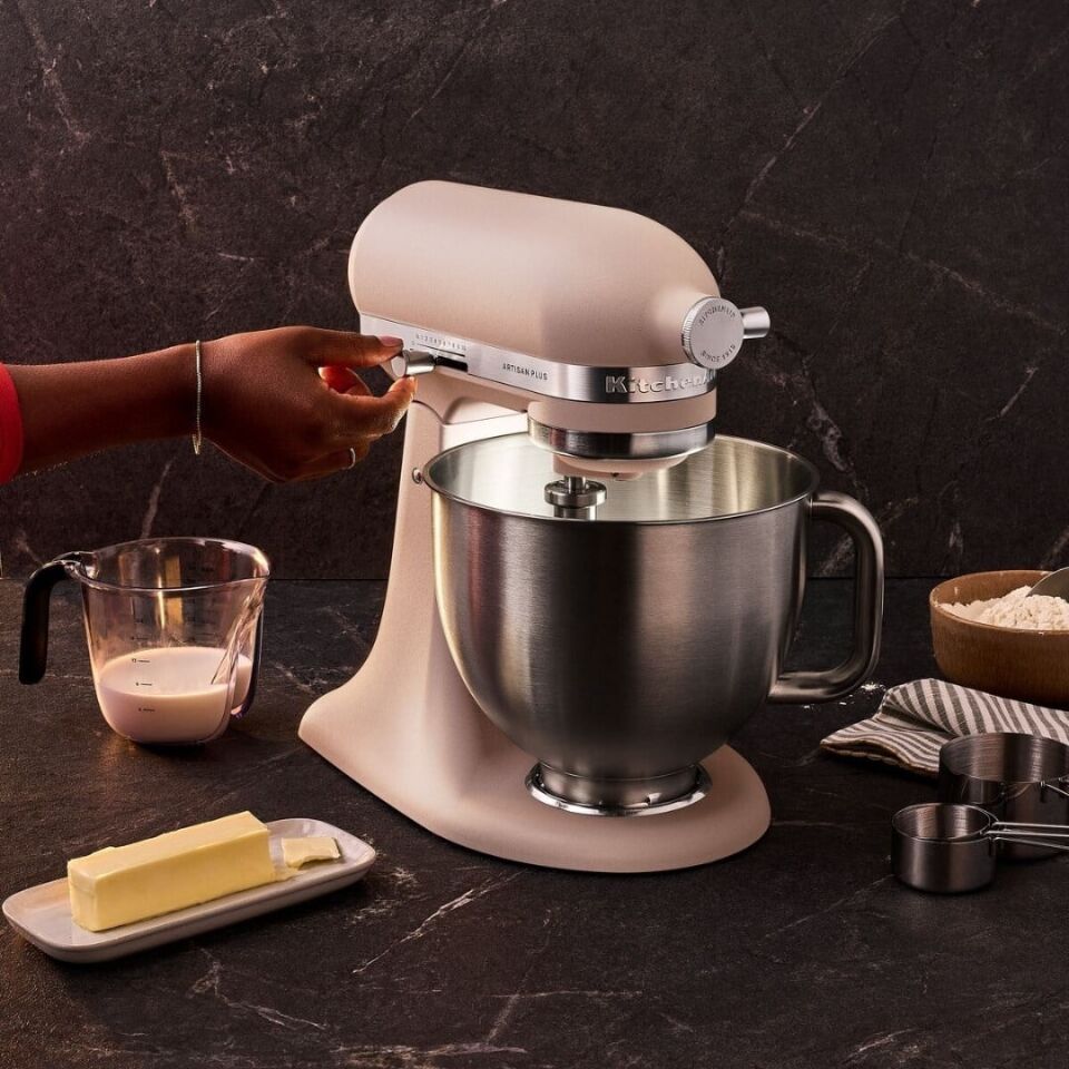 KitchenAid Artisan Plus 4,7 L Stand Mikser- Feather Pink