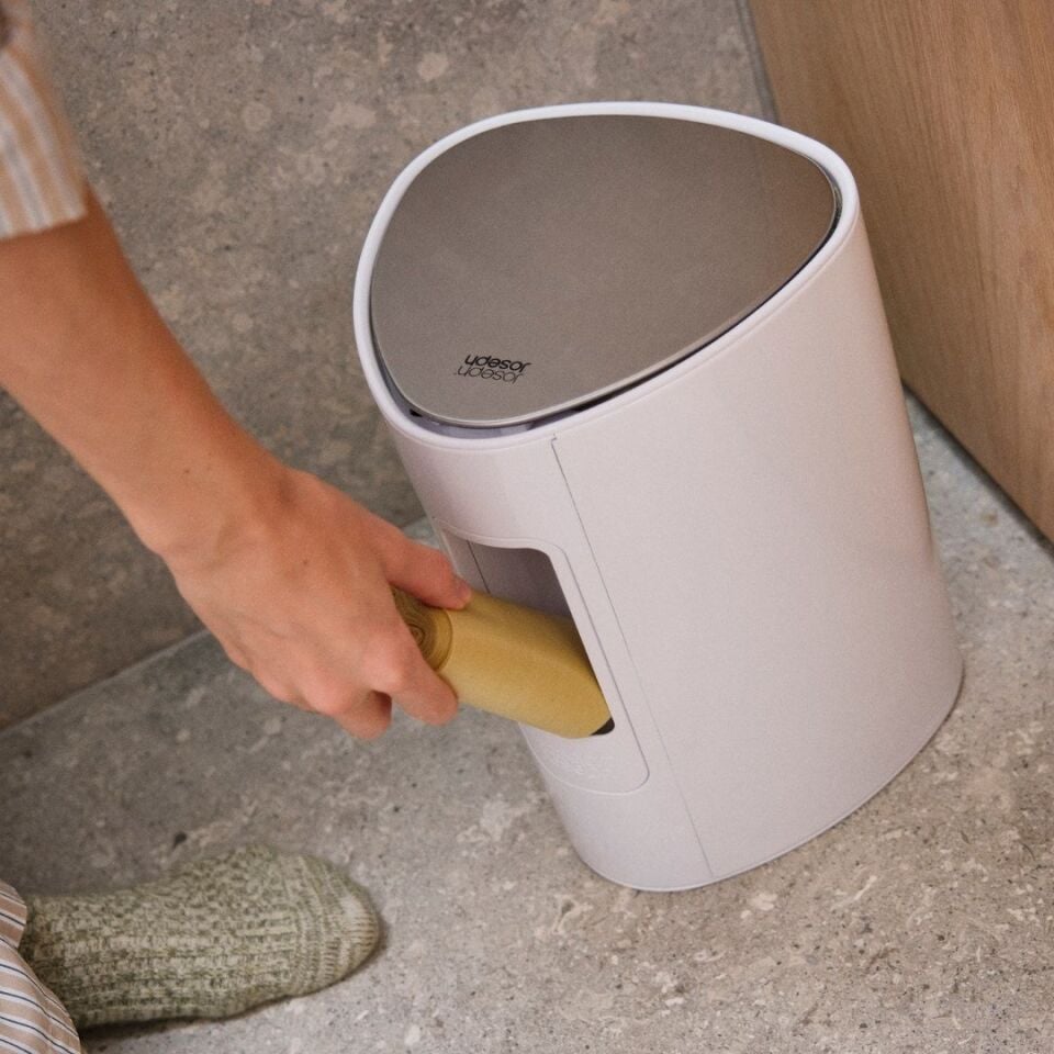 Joseph Joseph EasyStore 5 L Pedallı Çöp Kovası - Beyaz/Çelik