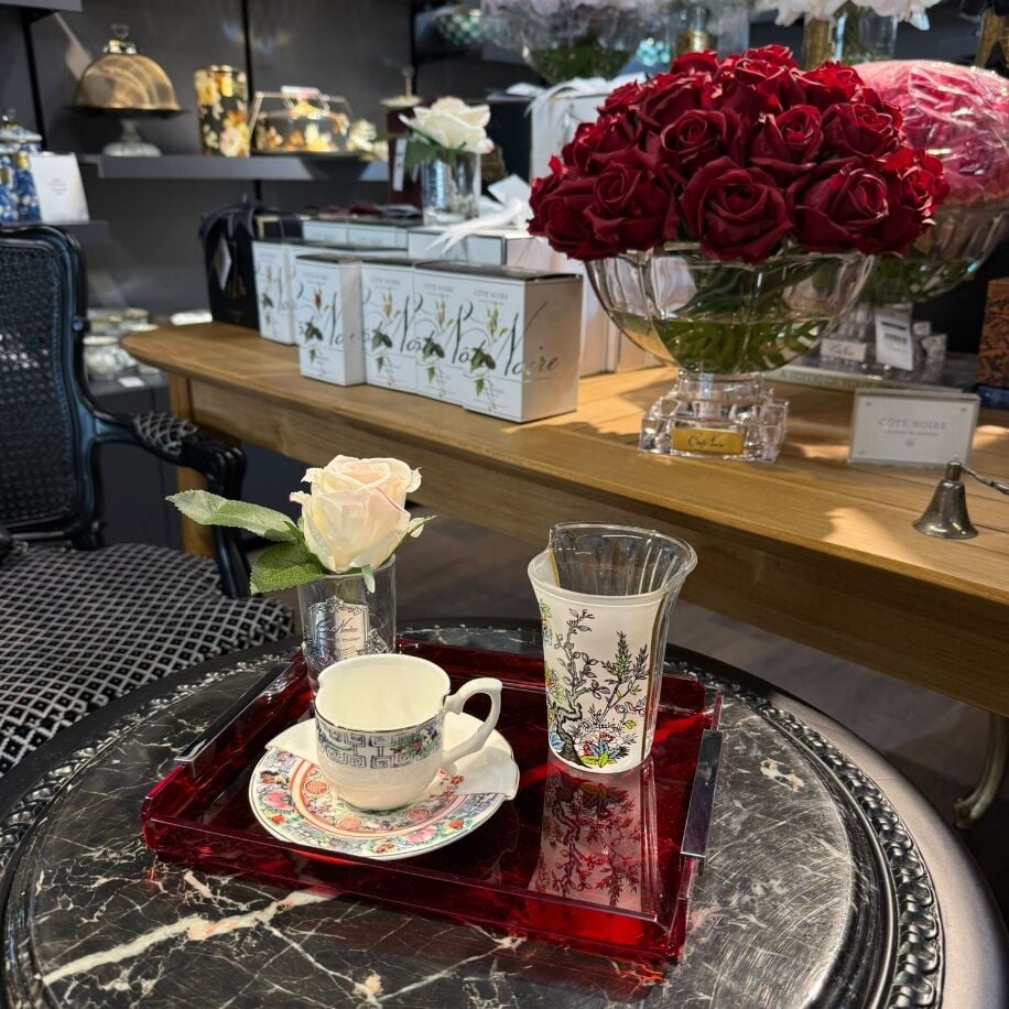 LOTUS DESİGN PİRİNÇ KULPLU KIRMIZI TEPSİ